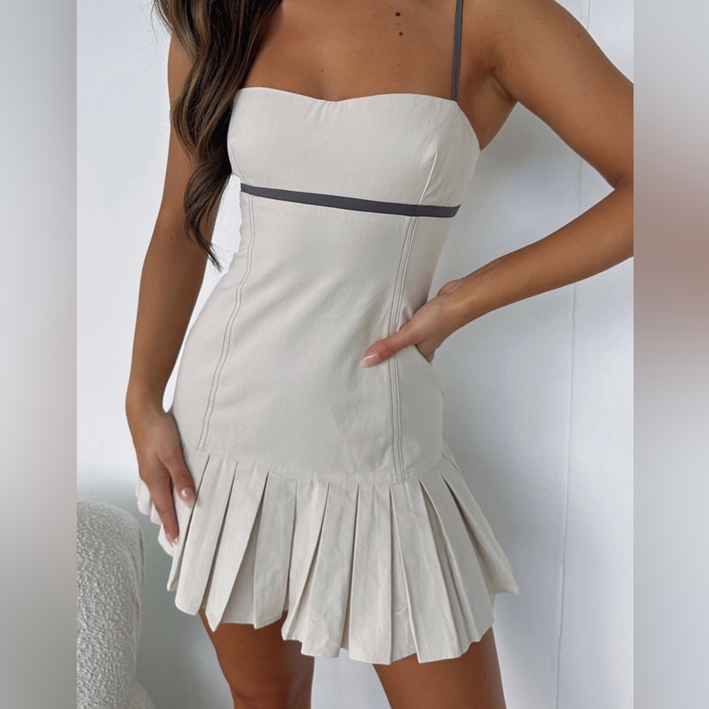 White Fox casual dress